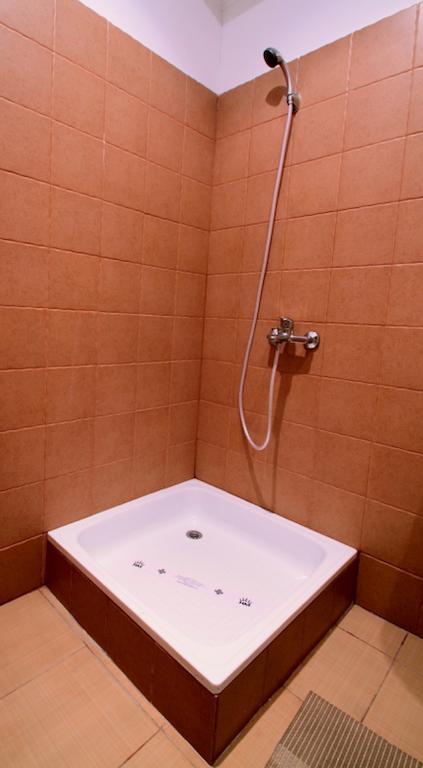 בוקרשט Hotel Mon Caprice מראה חיצוני תמונה